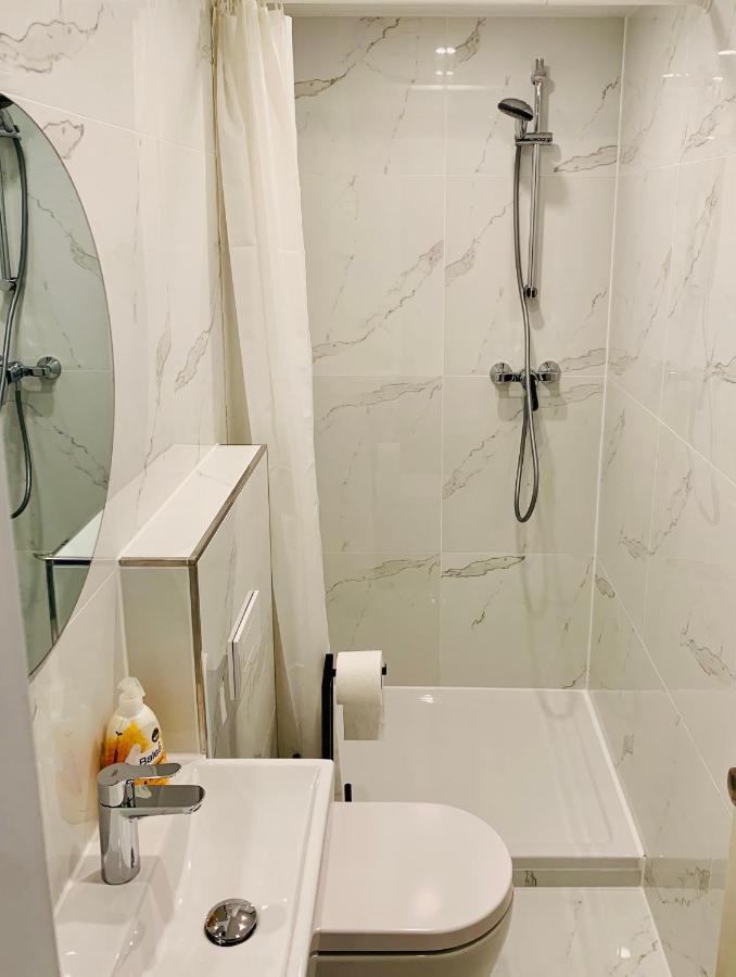 Gaestehaus Zur Uni Klinik Exklusives Apartment Mit Kueche Und Badezimmer Hombourg Extérieur photo